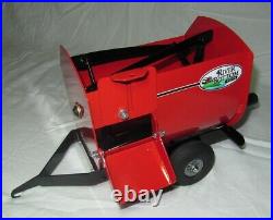 Red Toy mixer feeder wagon, 1/16th, Works! MADE IN USA, metal, with feed